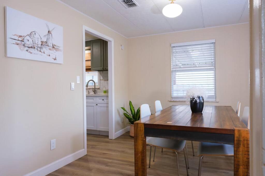 Villa House Near Tampa Zoo And Busch Gardens, Free High Speed Wifi Extérieur photo